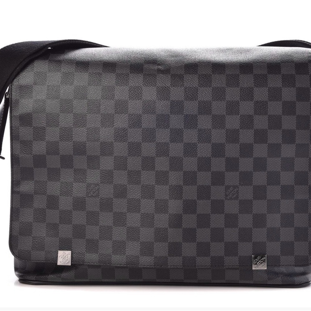 Louis Vuitton Damier Graphite GM messenger bag